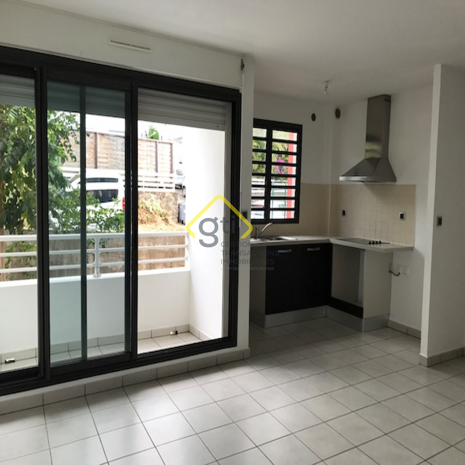 à Louer Appartement F3 à Montmerle Avec Cour Ou Jardin